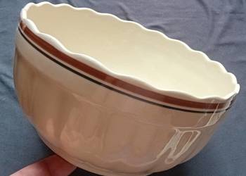 Duża, głęboka miska, model Artur, porcelit Włocławek. Duża, głęboka miska, model Artur, porcelit Włocławek.