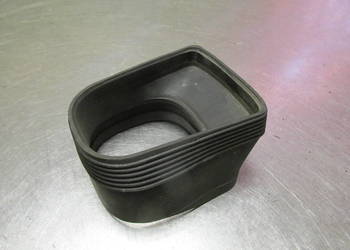 Lewa guma wlotu powietrza Suzuki GSXR 750 96r.