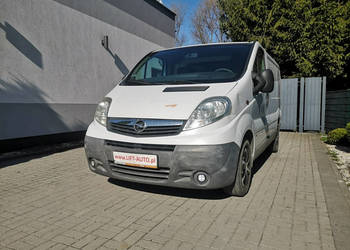 Opel Vivaro 2.0 CDTI 115KM Klima HAK Ledy 3 osobowy Tylne Drzwi Gwarancja