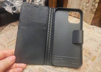 Etui/portfel marki Caseology dla iPhone'a 6,7" 2020r.