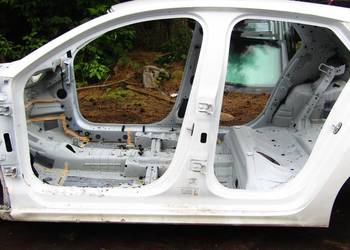 PRÓG SŁUPEK LEWY BOK EWP OPEL CORSA F