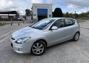 Hyundai i30 1.4 BENZYNA Zarejestrowany Długie Opłaty Klimatronik