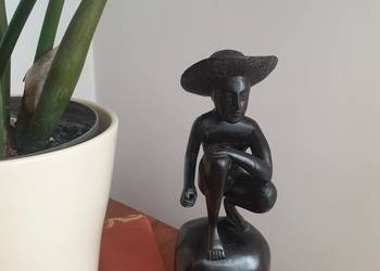 Figurka postać w kapeluszu