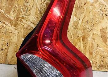Lampa prawa tył Volvo V60 I 2012 uszk
