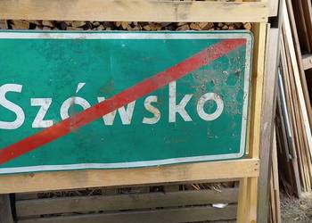 Szowsko tablica miejscowości uszkodzona kolekcjonerowi zbieraczowi