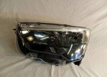 Reflektor Przód strona prawa Opel Combo E B01720126