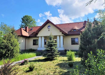 Dom z 2012r na działce 1,77 ha.
