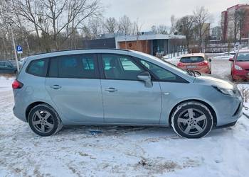 Samochód osobowy Opel Zafira c benz                       benzyna 7 osobowy
