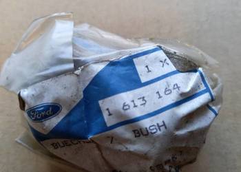 1613164/83BB-5A638-AA Tuleja wahacza  tylna