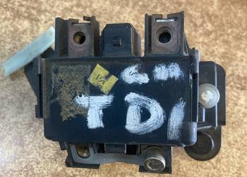 BEZPIECZNIK ŚWIEC VW GOLF III 3 1.9 TDI 191911261B BEZPIECZNIK ŚWIEC VW GOLF III 3 1.9 TDI 191911261B