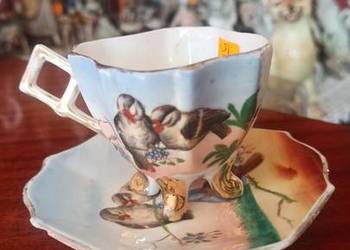 Z ptaszkami, na 4 złotych nóżkach.  Filiżanka do espresso, 8 Z ptaszkami, na 4 złotych nóżkach.  Filiżanka do espresso, 8