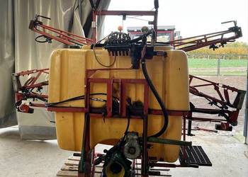 Opryskiwacz 800 L 15 m belka