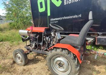 Traktor sam