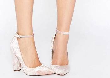 Velvetowe buty na słupku Asos ( sugar pink)