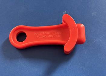 Uchwyt na ustnik "Kotwica" do Octopusa zabezpiecza przed piaskiem