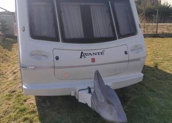 Przyczepa Kempingowa Elddis Tornado Avanti GTX z dwoma podwójnymi łóżkami