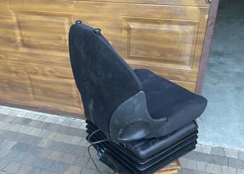 Fotel do traktora koparko ładowarki wysoki.