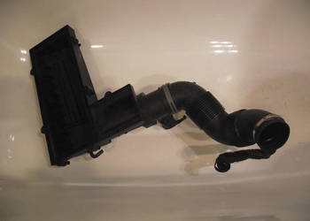 Vw Passat . Rura dolotu, pokrywa filtra powietrza 3C0