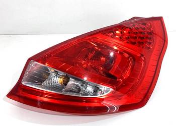 LAMPA PRAWY TYŁ FORD FIESTA MK7 8A61-13404-A Hatchback ŚWIATŁO
