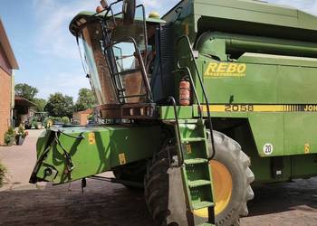 John Deere 2058