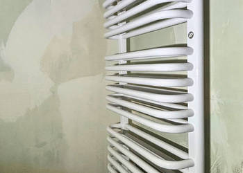 Grzejnik łazienkowy, nowy, biały, z dolnym podłączeniem 50x90 cm