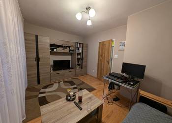 Sprzedam mieszkanie 2 pok. z balkonem bezpośrednio II piętro ul. Kosynierów