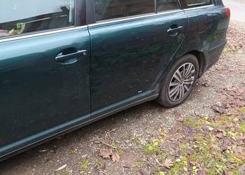 Toyota Avensis 1.8 benzyna 2003