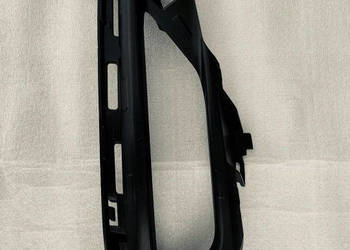 VOLVO XC60 II KRATKA MOCOWANIE HALOGENU PRAWE