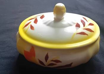 Fajansowa bomboniera art deco, zdobienia Spritzdekor. Niemcy - ok. 1928-36.