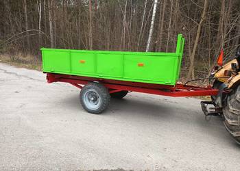 Przyczepa jedno osiowa wywroka przyczepa rolnicza