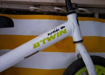 Rowerek biegowy BTwin Run Ride 100 na kołach 10 cali