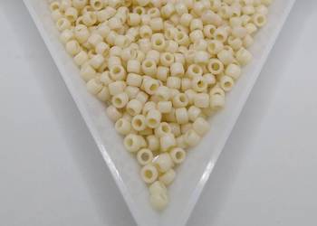 TOHO Round Opaque Light Beige 8/0-51
