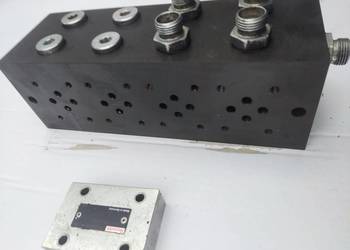 Blok hydrauliczny 4 sekcyjny