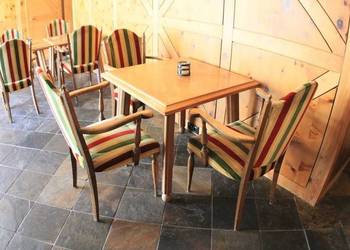 Komplet restauracyjny - stół + fotele, lite drewno, 25 foteli