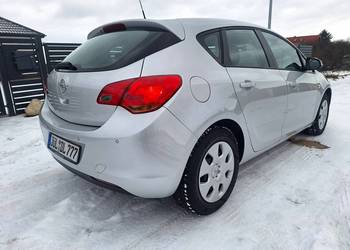 Opel Astra J Benzyna 5 drzwi Podgrzewane fotele SERWIS Klimatyzacja