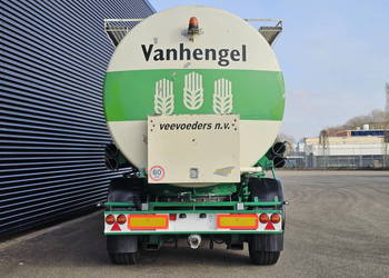 Naczepa Welgro do paszy komorowa