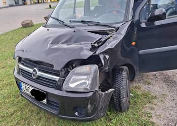 Opel Agila na sprzedaż uszkodzenia: zderzak, lampa, błotnik, chłodnica