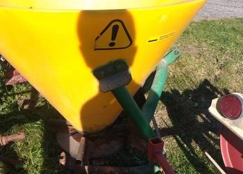 Rozsiewacz lejek 250l, stan b,d