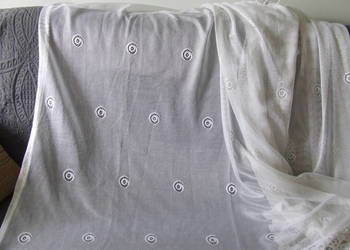 Firany białe z delikatnym wzorem w kółeczka 170 x 300