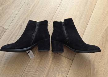 Czarne buty sztyblety