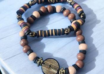 Zestaw dwóch bransoletek z drewnianych koralików z akcentem brązu