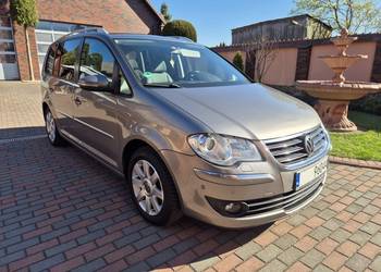 VW Touran Highline 7 osobow, 2.0TDI 170KM DSG, bogata wersja, hak, 2x alu