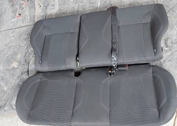 Ford fiesta mk7 2015 kanapa tylna jak nowa z pasem bezpieczeństwa.