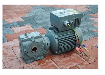 Motoreduktor kątowy 0.22-1.1kw. 20-98obr. FALOWNIK