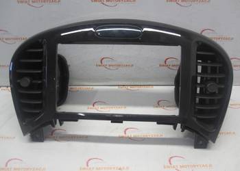 NISSAN JUKE I F15 10r kratki nawiewu środkowe ramka radia 68260 1KE0A