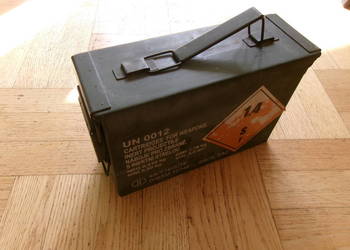 Pojemnik skrzynka metalowa hermetyczna na amunicję