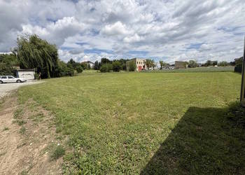 Atrakcyjna działka 800 m² pod dom i usługi | Pełne media | Dwustronny dojaz