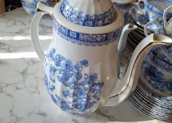 Piękny serwis cieniutka porcelana na  6 Osób
