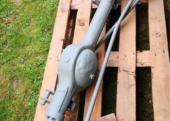 Obudowa mostu z piastami i zwrotnicami aro muscel stan dobry.