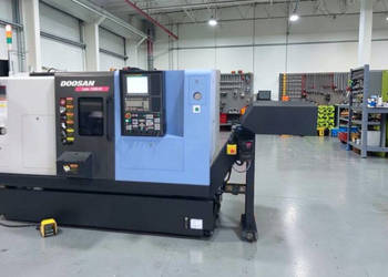 Tokarka CNC DOOSAN LYNX 220 LMA | napędzane narzędzia | FANUC | 2011